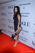 at Vogue_s 5th Anniversary bash in Trident, Mumbai on 22nd Sept 2012 (34).JPG